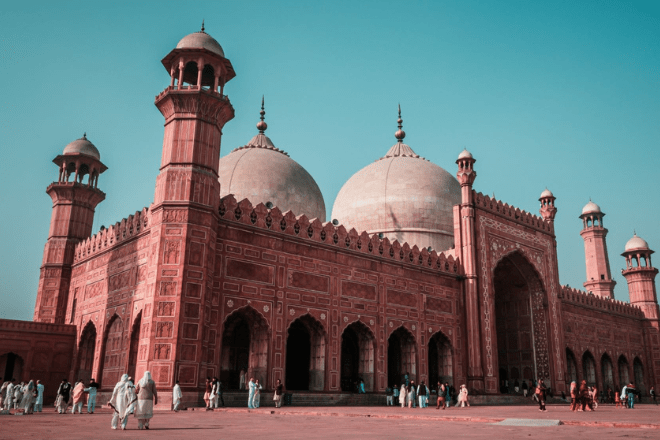 Badshahi Mosque Lahore: A Complete Visitor's Guide (2024-25)