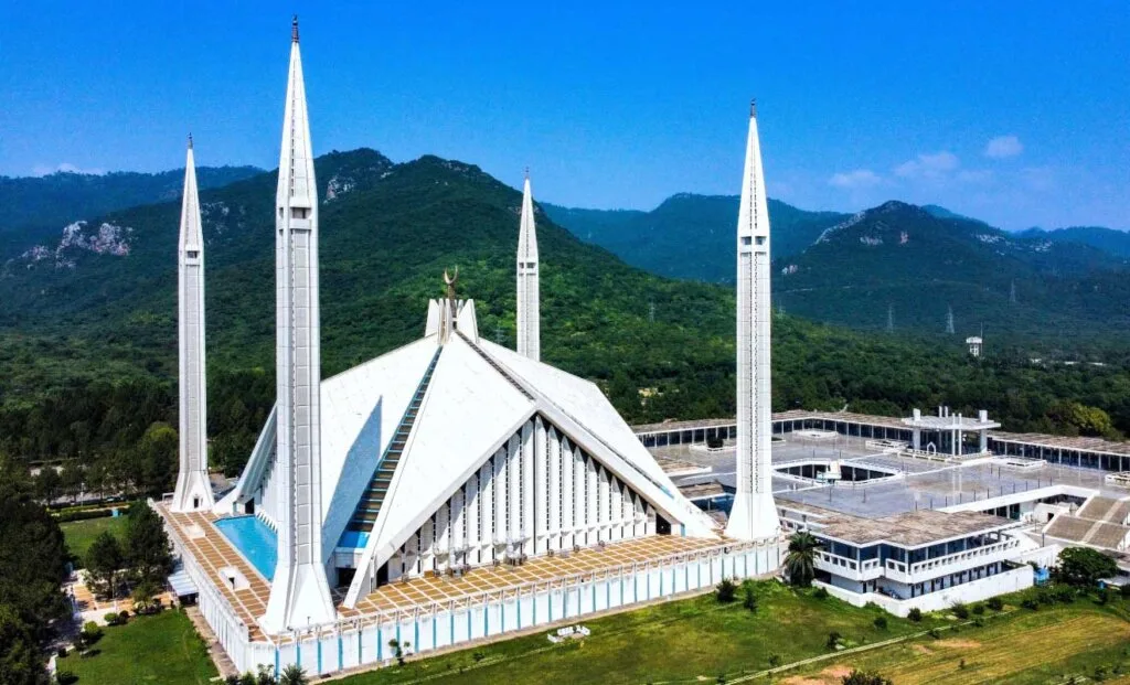 Faisal Mosque Islamabad: The Complete Visitor’s Guide (2024-25)